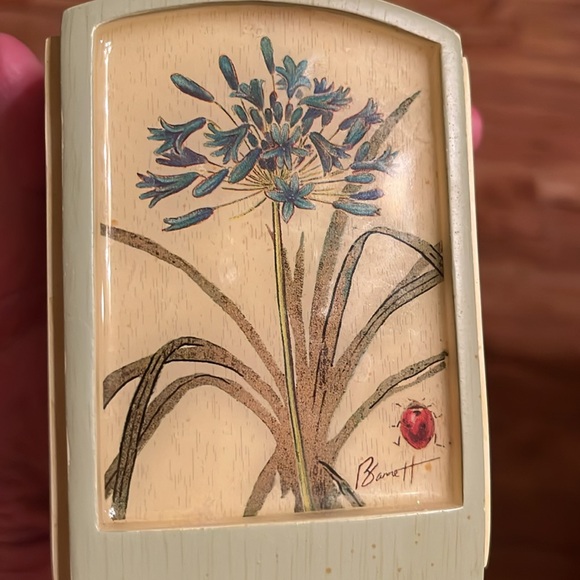 Lotion Bath soap dispenser art in motion nature’s curiosities plant flowers EUC - Picture 6 of 8